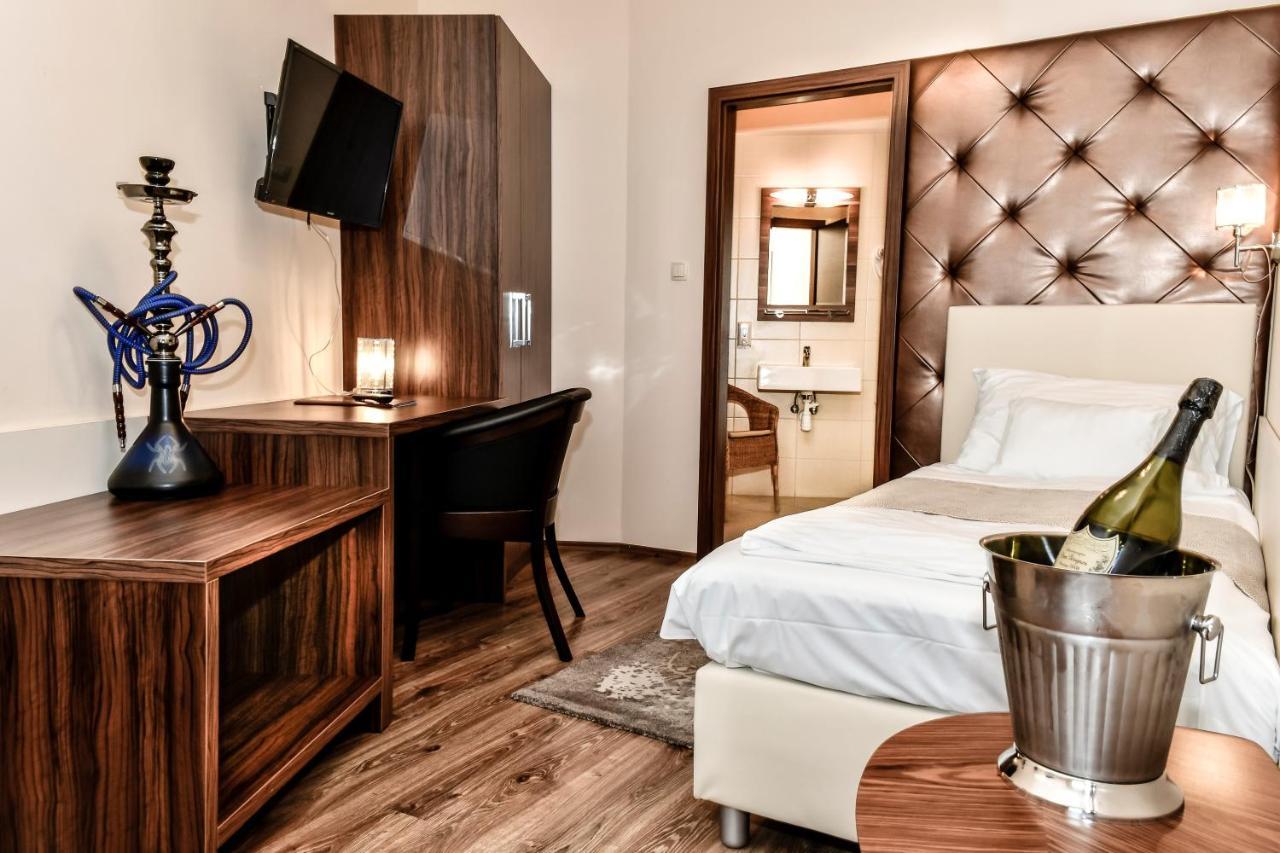 Simbad Hotel & Bar Superior Mosonmagyarovar Ngoại thất bức ảnh